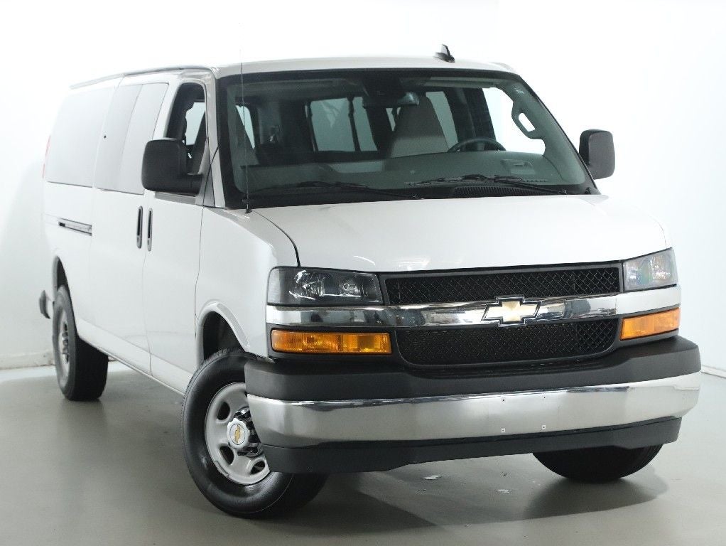 2025 Chevrolet Express 3500 LT Passenger