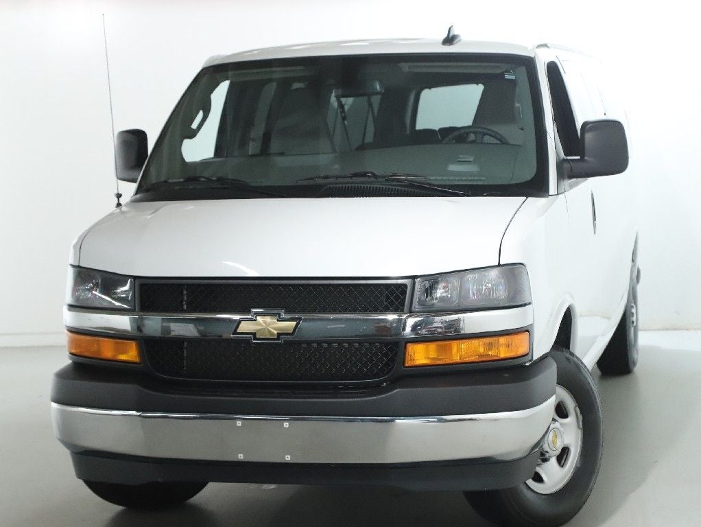 2025 Chevrolet Express 3500 LT Passenger