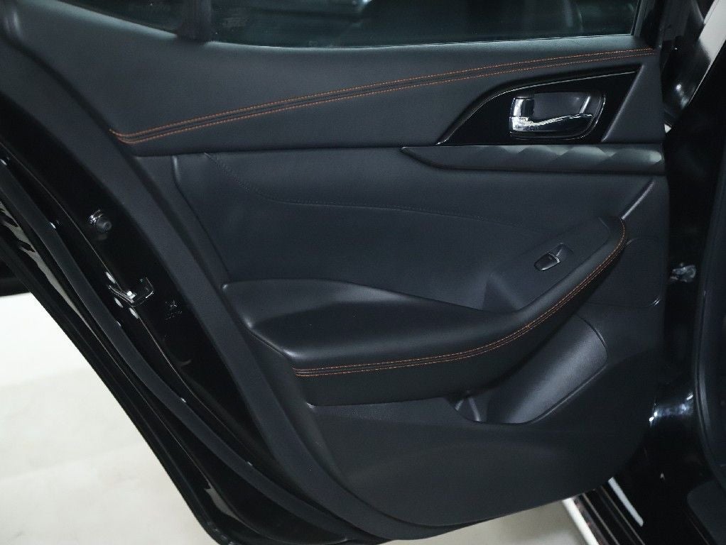 2023 Nissan Maxima SR
