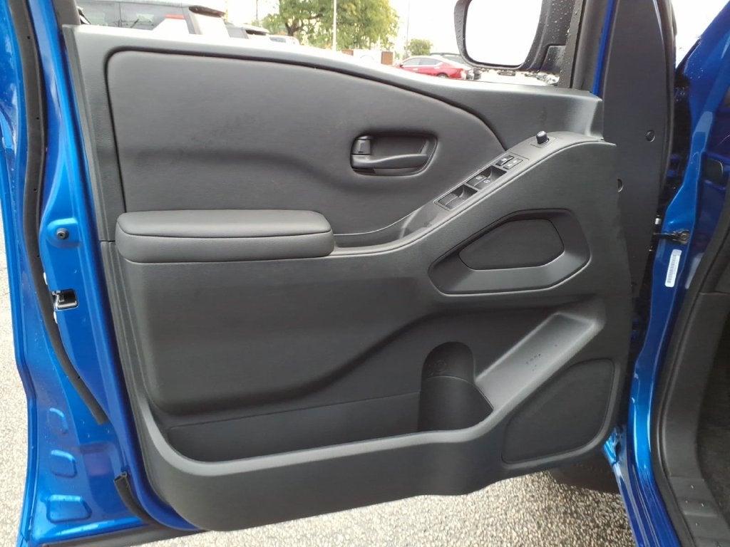 2027 Nissan Frontier SV