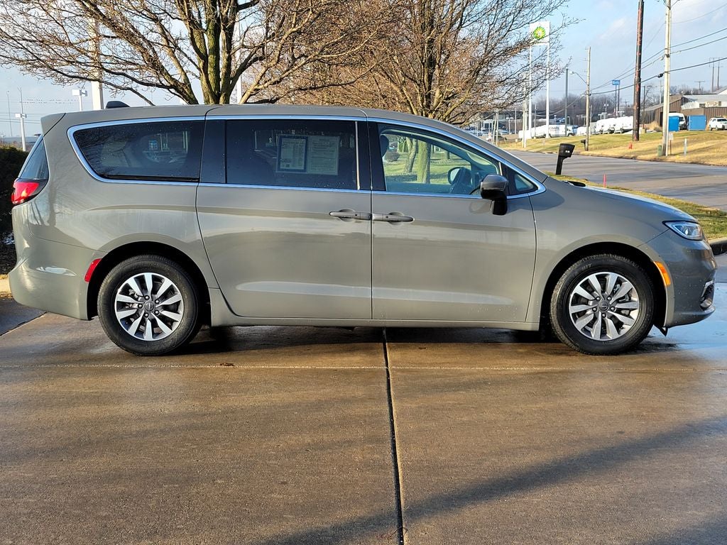 2023 Chrysler Pacifica Hybrid Touring L