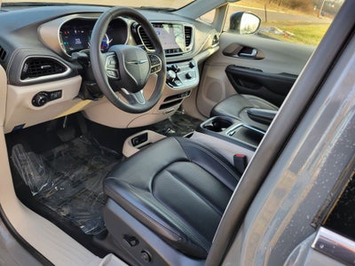 2023 Chrysler Pacifica Hybrid Touring L
