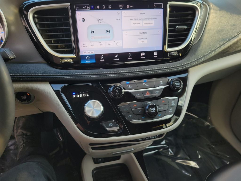 2023 Chrysler Pacifica Hybrid Touring L