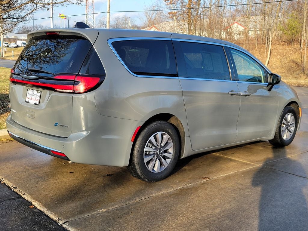 2023 Chrysler Pacifica Hybrid Touring L