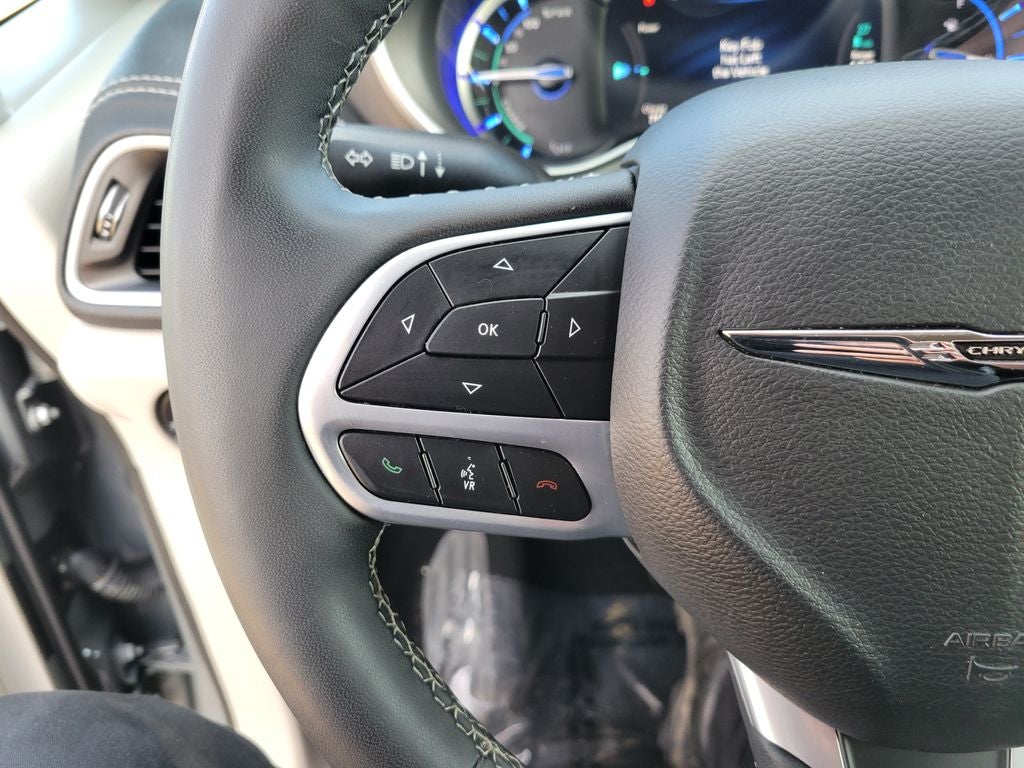 2023 Chrysler Pacifica Hybrid Touring L