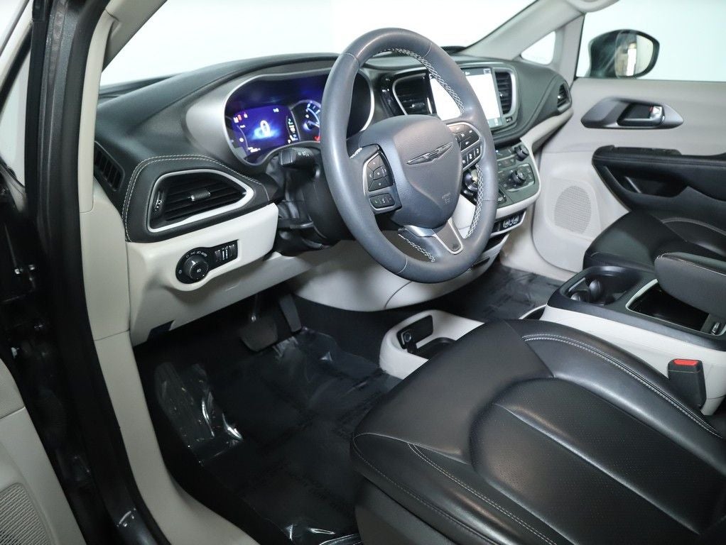 2023 Chrysler Pacifica Hybrid Touring L