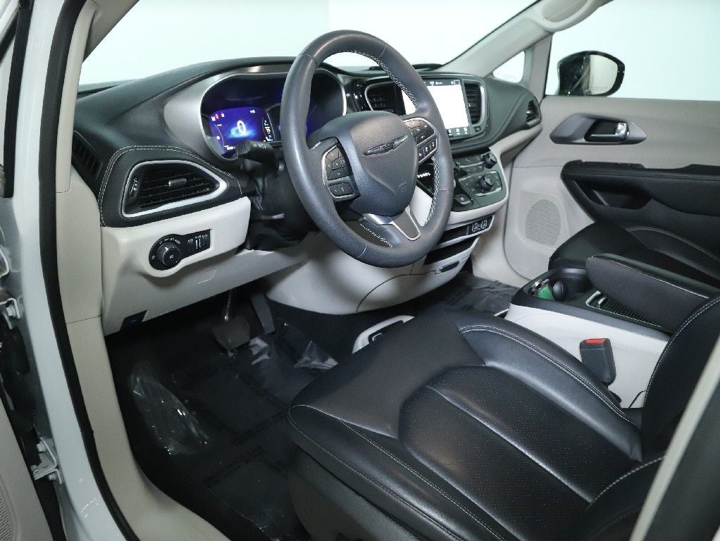 2024 Chrysler Pacifica Hybrid Select