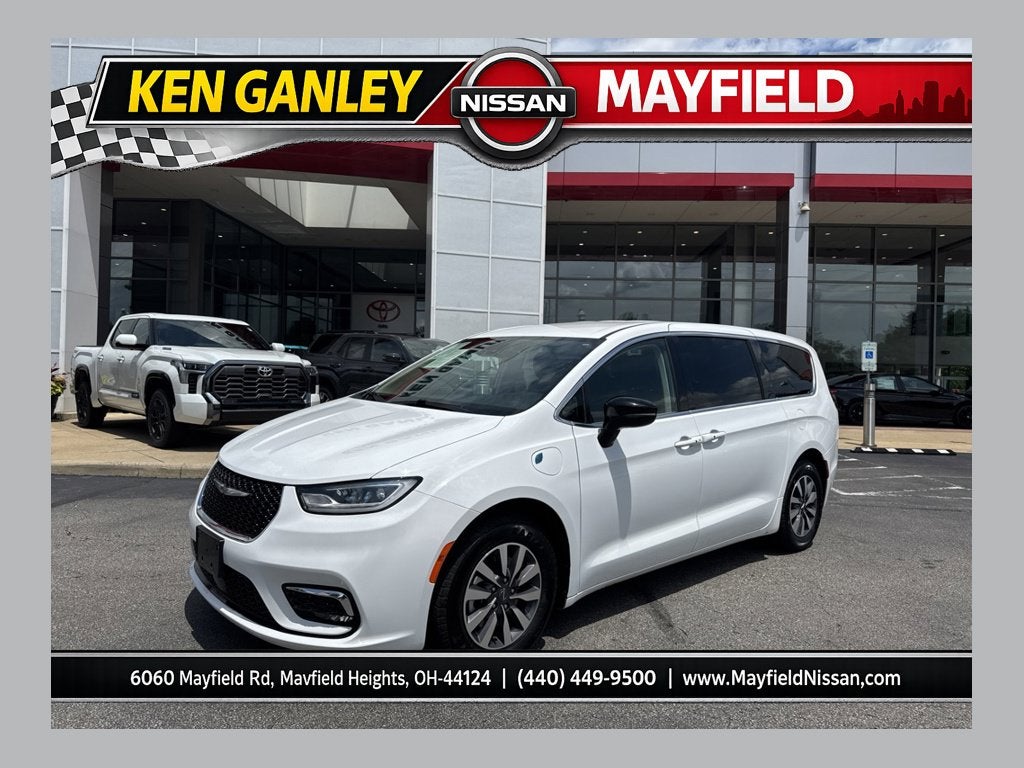 2024 Chrysler Pacifica Hybrid Select