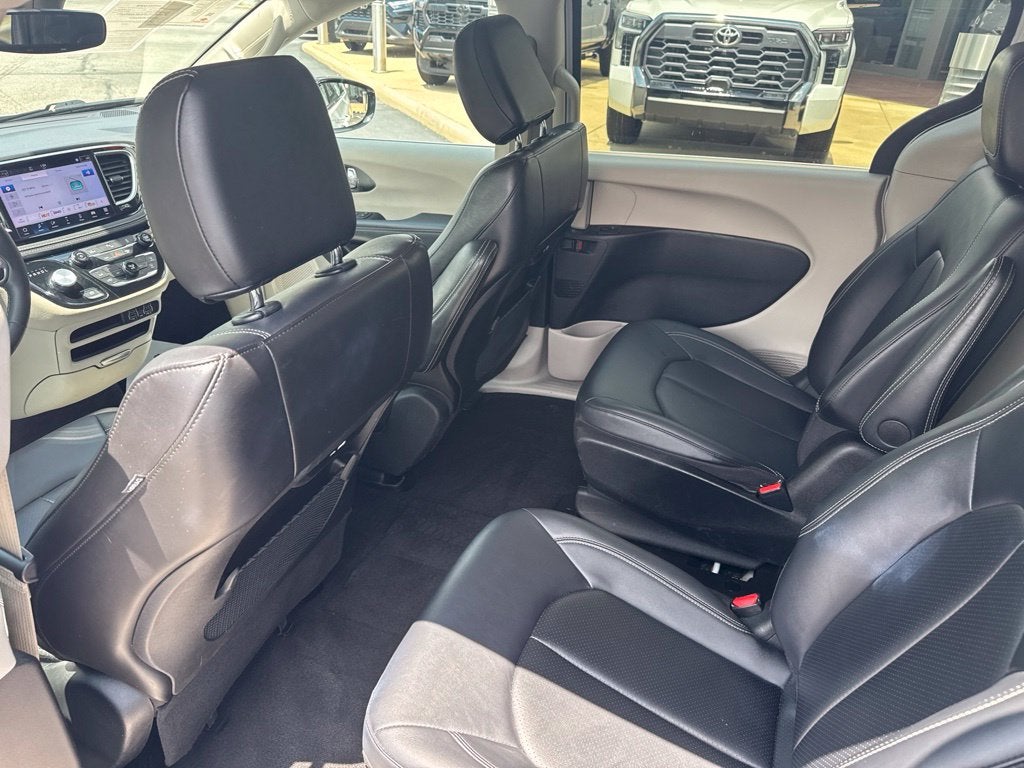 2024 Chrysler Pacifica Hybrid Select