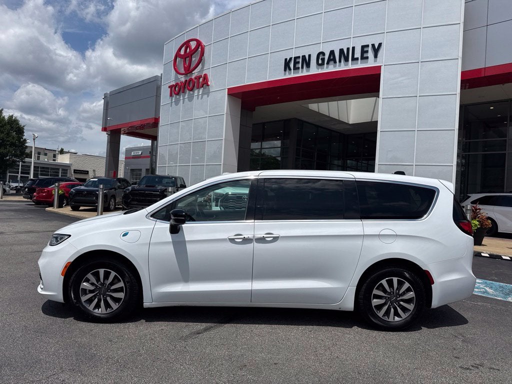 2024 Chrysler Pacifica Hybrid Select