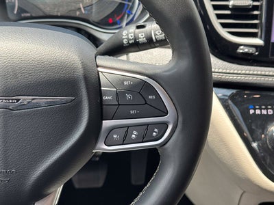 2024 Chrysler Pacifica Hybrid Select