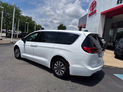 2024 Chrysler Pacifica Hybrid Select