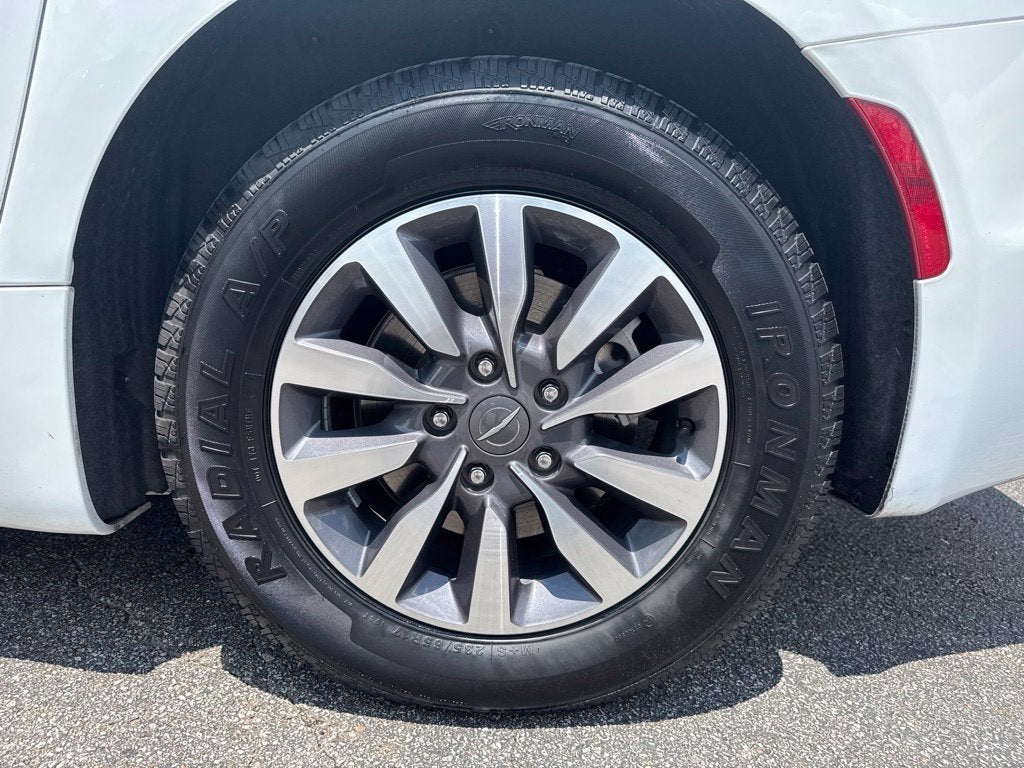 2024 Chrysler Pacifica Hybrid Select