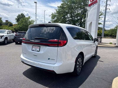 2024 Chrysler Pacifica Hybrid Select