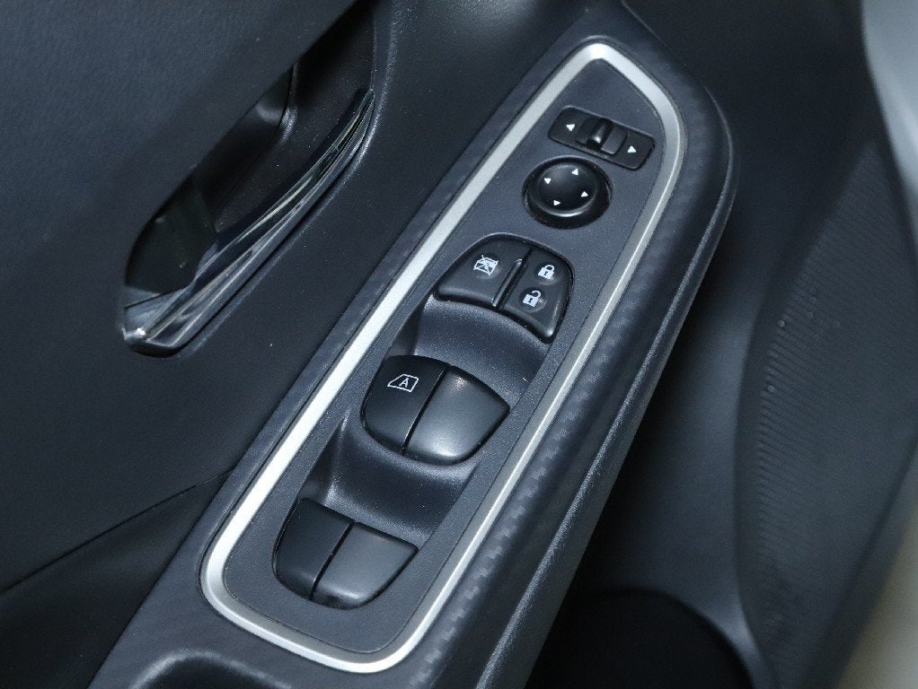 2024 Nissan Versa 1.6 SR