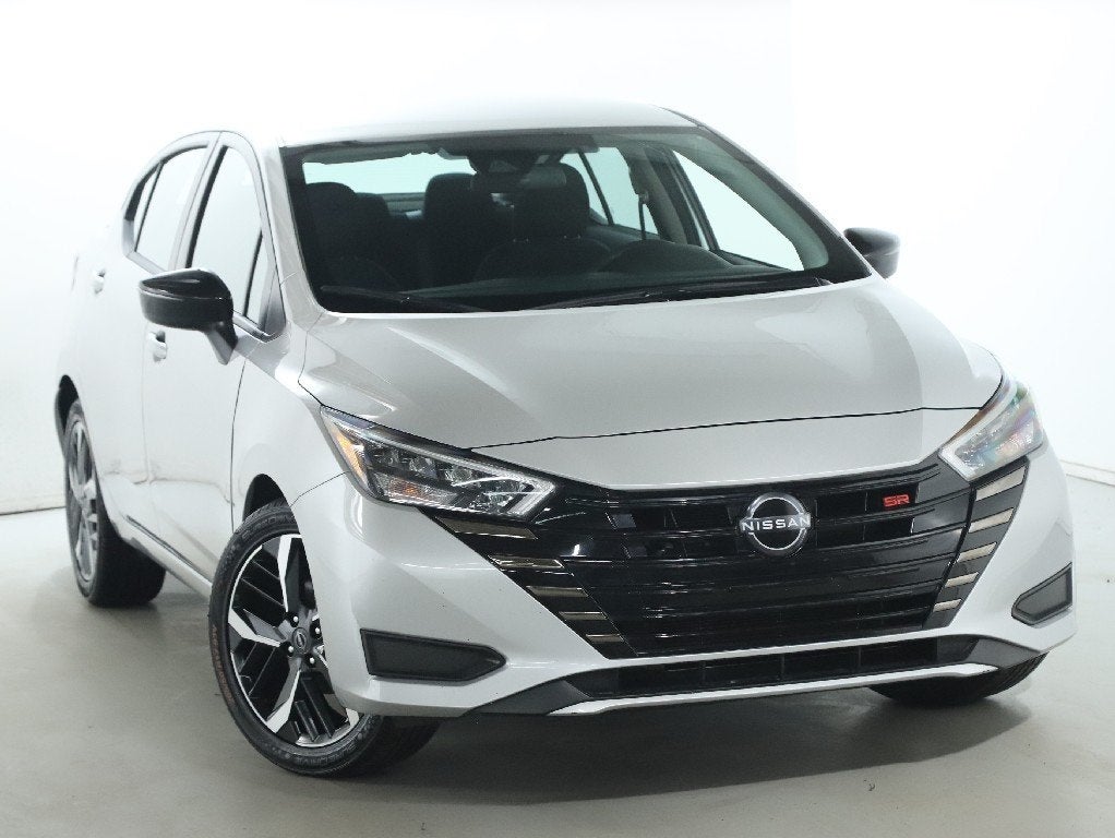 2024 Nissan Versa 1.6 SR