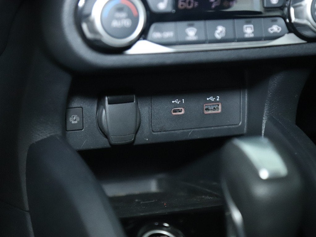 2024 Nissan Versa 1.6 SR