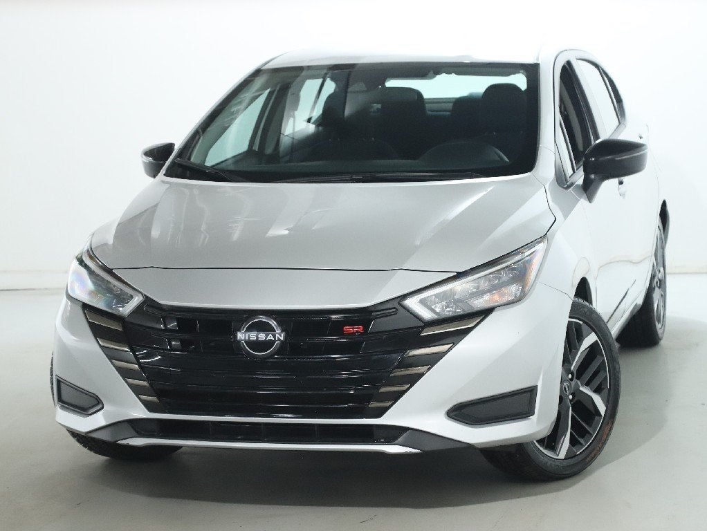 2024 Nissan Versa 1.6 SR