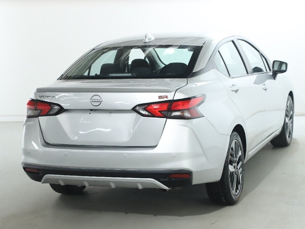 2024 Nissan Versa 1.6 SR