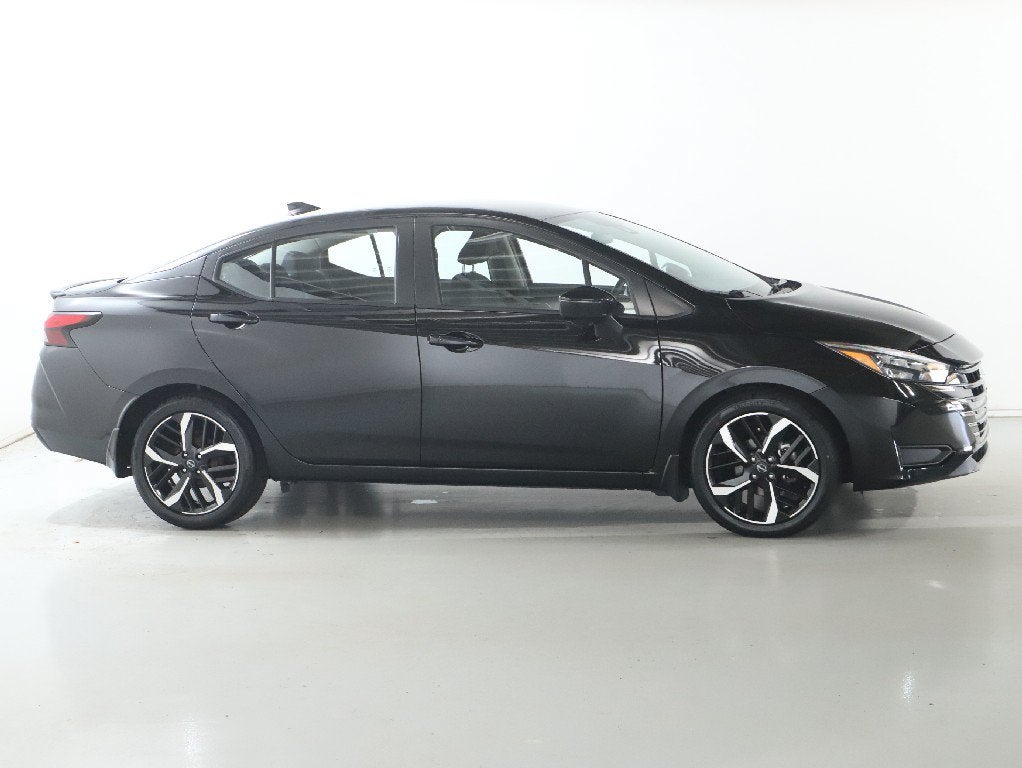 2024 Nissan Versa 1.6 SR