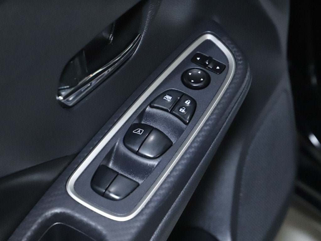 2024 Nissan Versa 1.6 SR