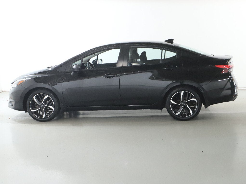 2024 Nissan Versa 1.6 SR