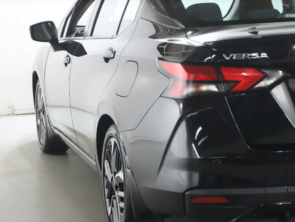 2024 Nissan Versa 1.6 SR
