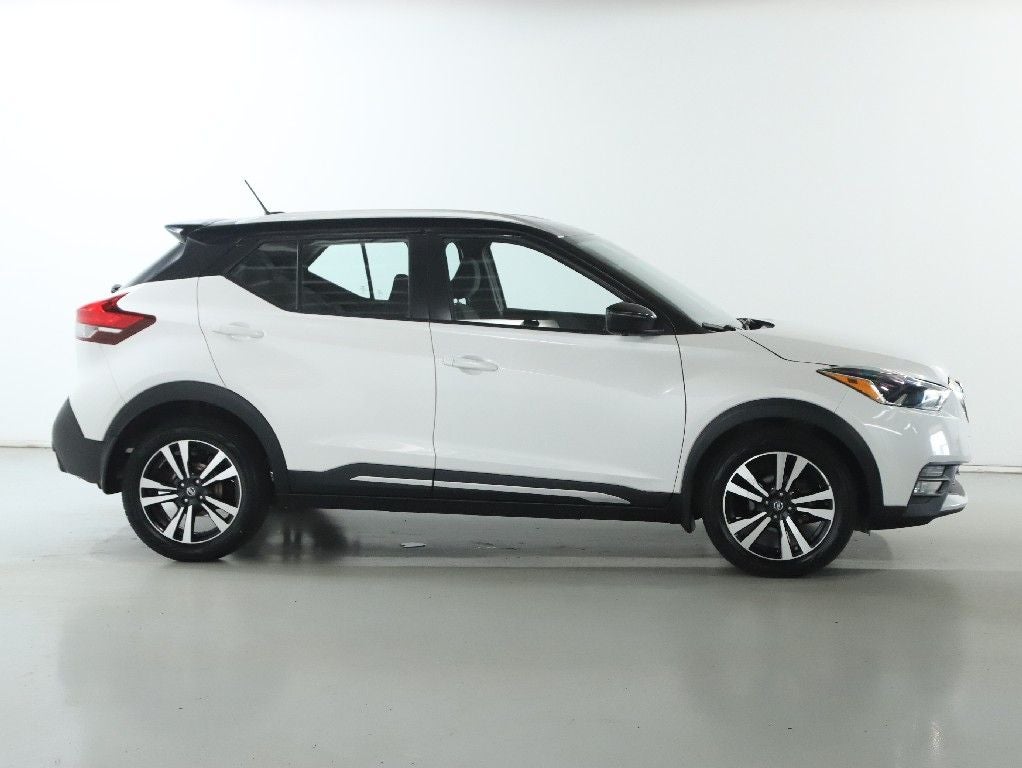 2019 Nissan Kicks SR