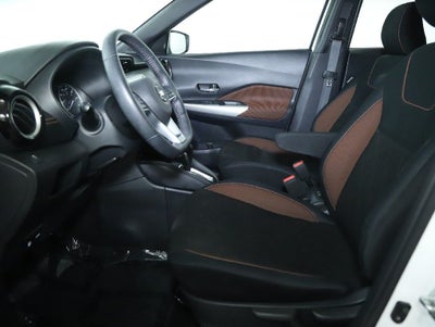 2019 Nissan Kicks SR