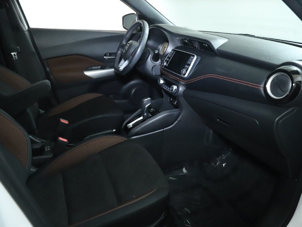 2019 Nissan Kicks SR