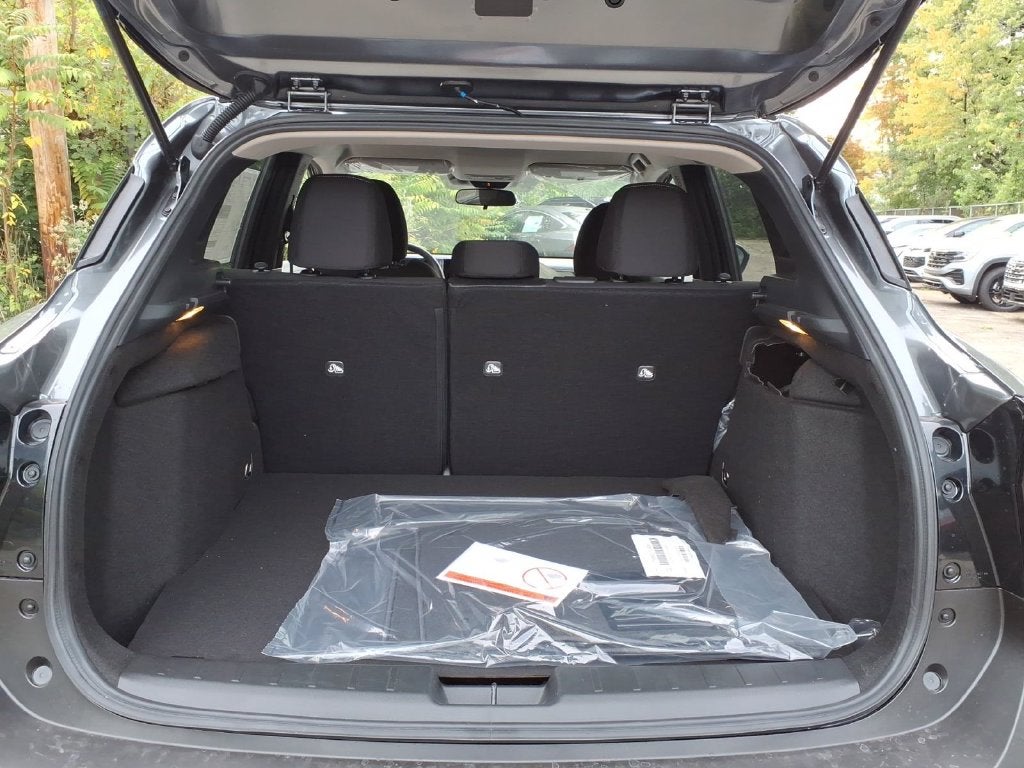 2027 Nissan Kicks SV