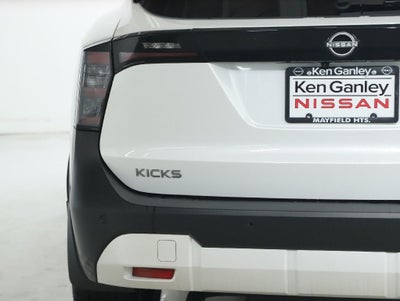 2025 Nissan Kicks SR