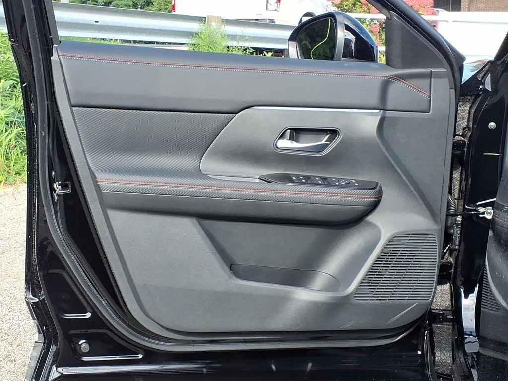 2027 Nissan Kicks SR