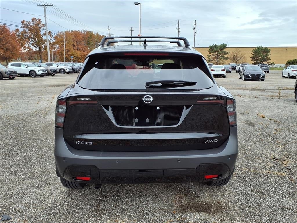 2026 Nissan Kicks SR