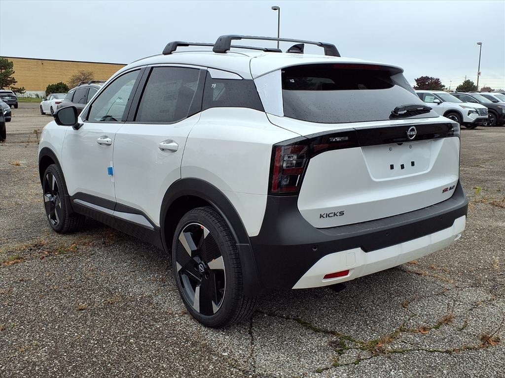 2026 Nissan Kicks SR