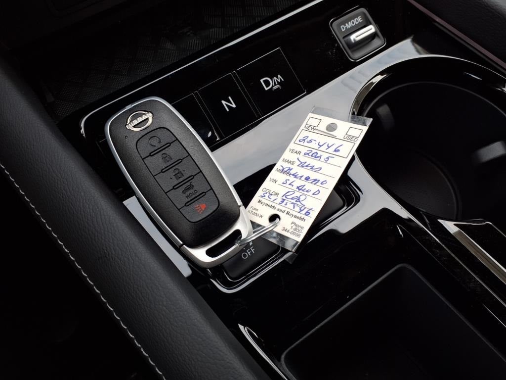 2025 Nissan Murano SL