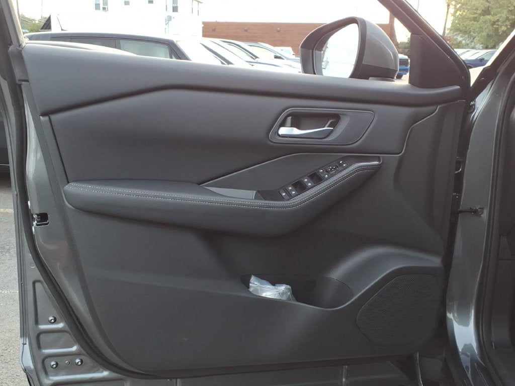 2027 Nissan Rogue SV