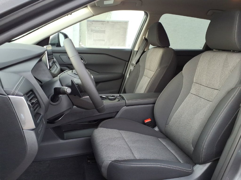 2027 Nissan Rogue SV