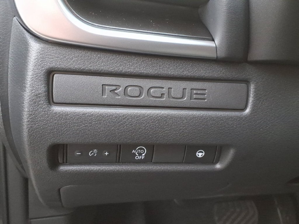 2027 Nissan Rogue SV