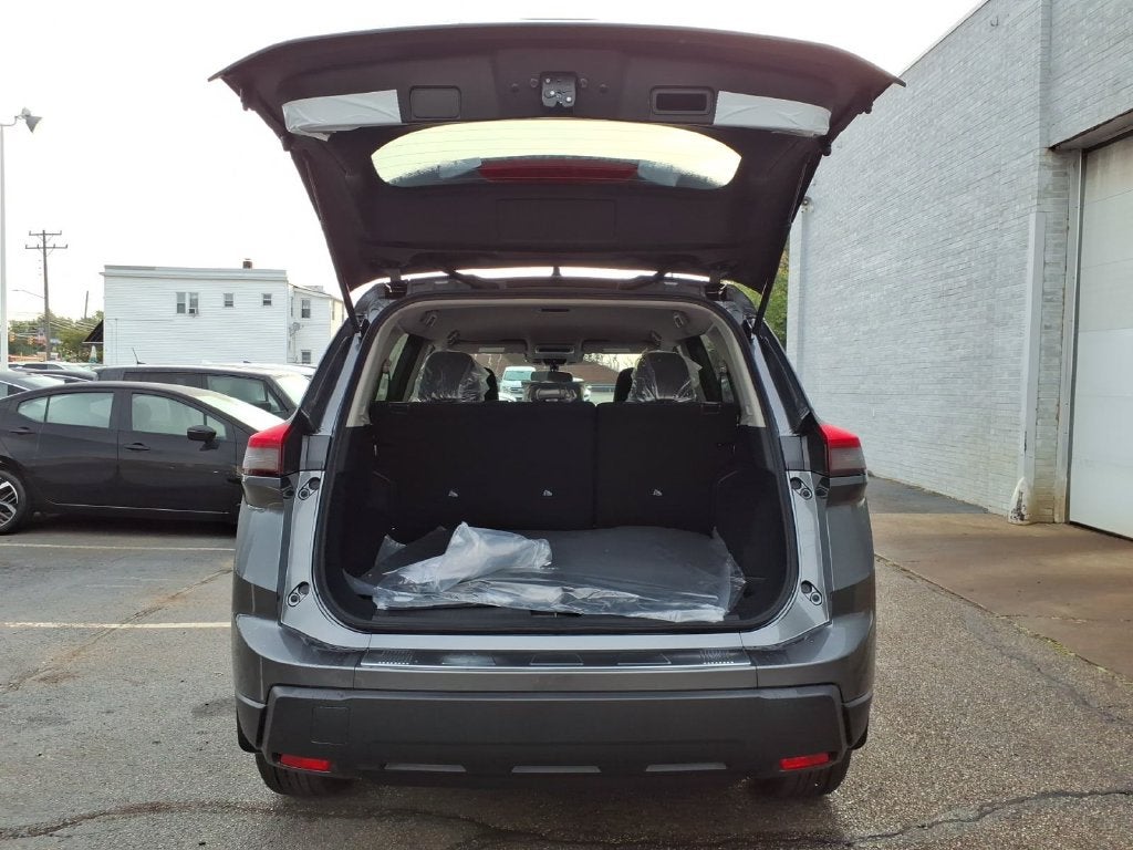 2027 Nissan Rogue SV