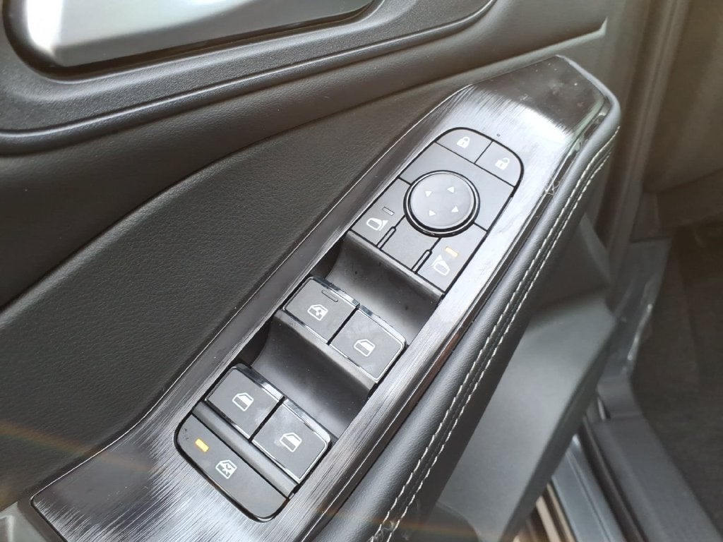 2027 Nissan Rogue SV