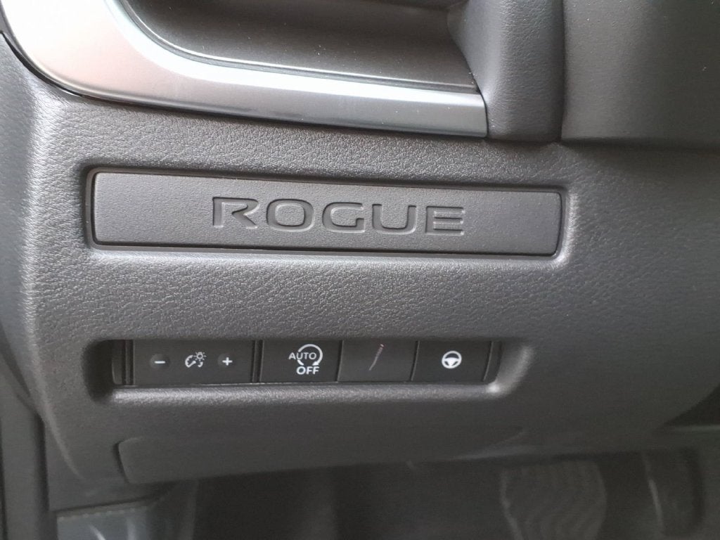 2027 Nissan Rogue SV