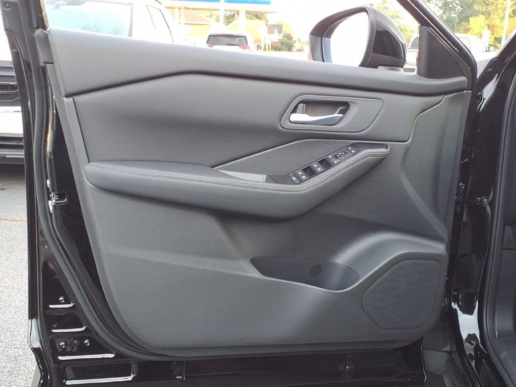 2027 Nissan Rogue SV