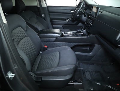 2022 Nissan Pathfinder S
