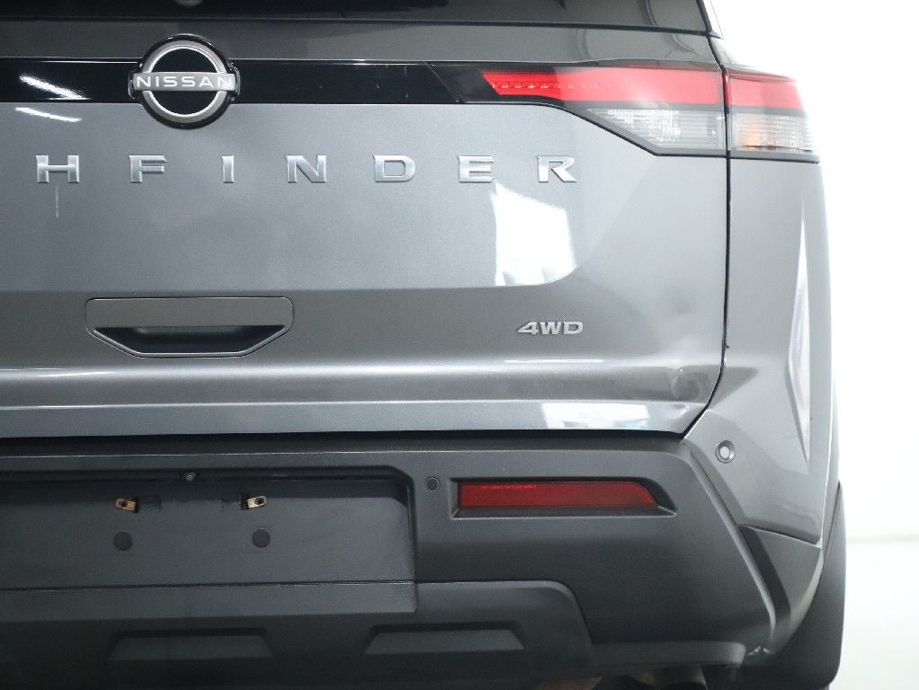 2022 Nissan Pathfinder S