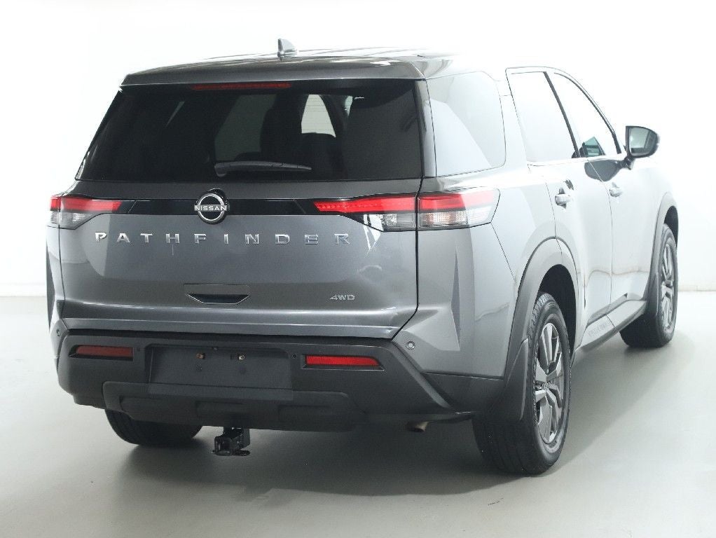 2022 Nissan Pathfinder S
