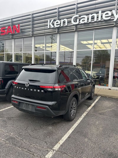2025 Nissan Pathfinder SV