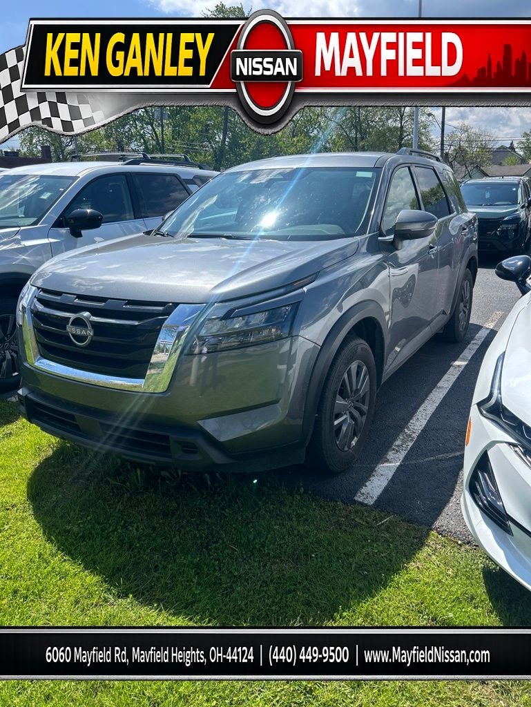 2025 Nissan Pathfinder SV