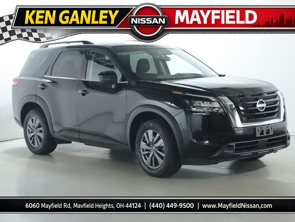 2025 Nissan Pathfinder SV