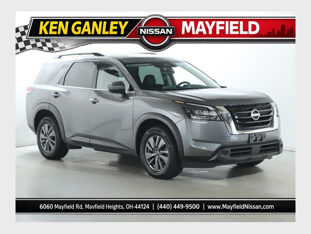 2025 Nissan Pathfinder SV